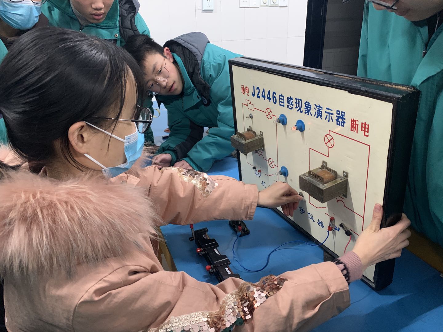 培养学生物理学科核心素养——电磁感应专题实验