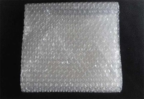 Xi 'an PE bubble film bag manufacturer, innovative application!PE bubble bag film indicates the new trend of environmentally friendly packaging