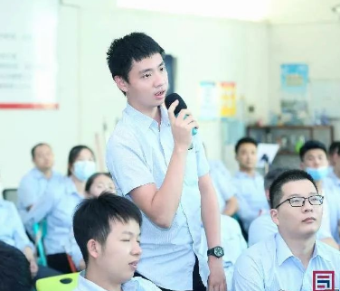 互助交流增友谊，携手并进...