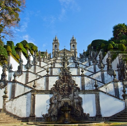 Comprising a monumental Baroque Escadaria (stairway) and the church of Bom Jesus, this spectacular complex also features several chapels adorned with sculptured scenes from the Passion of Christ; fountains positioned at various points on the long ascent; and statues of biblical, mythological, and symbolic figures.