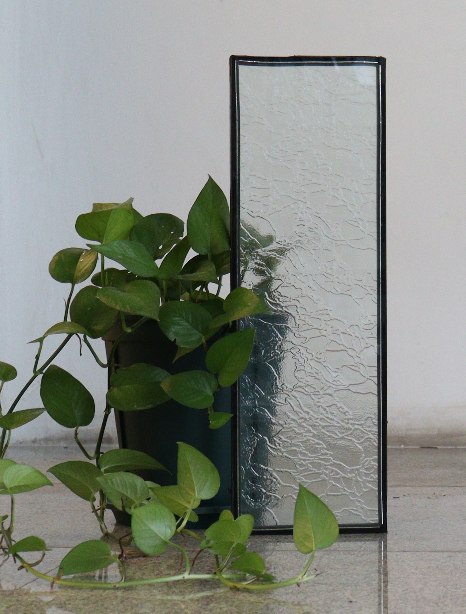 Hollow glass