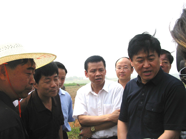 领导莅临公司基地视察
