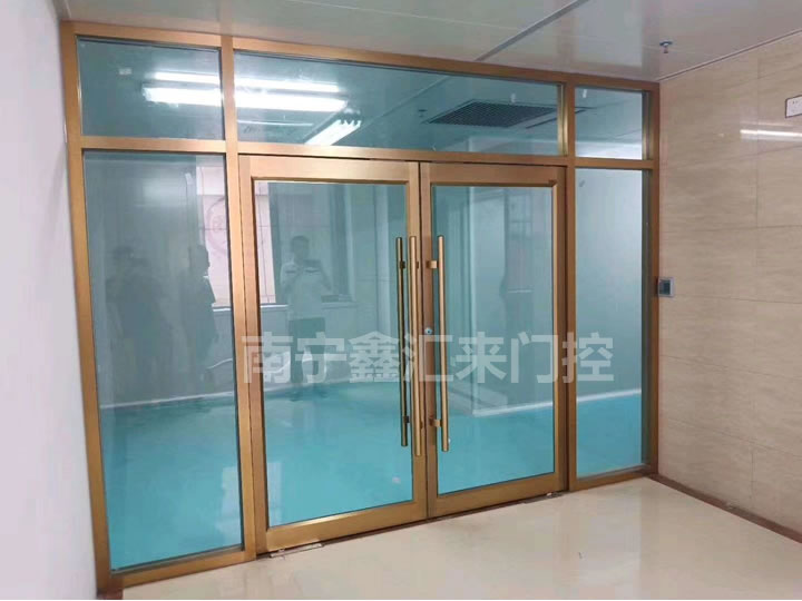 南宁玻璃门厂家
