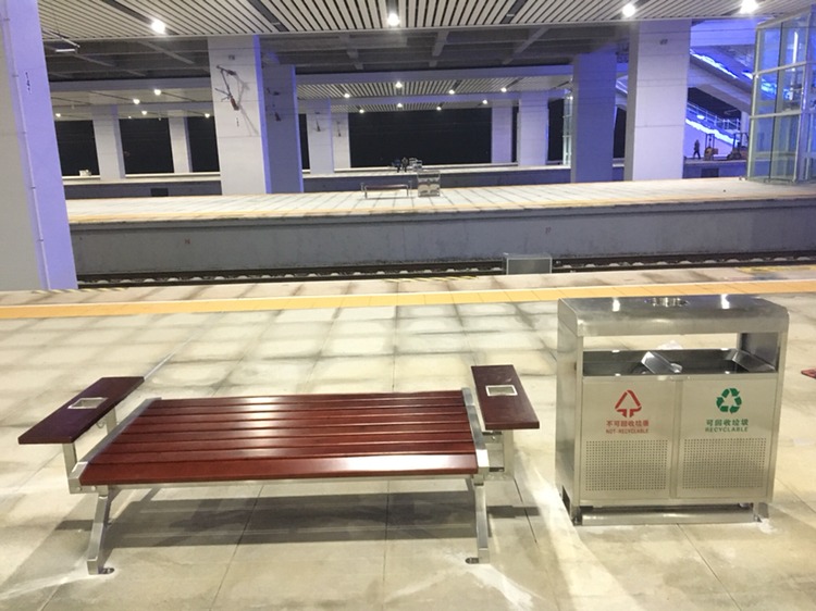 站台垃圾桶 站台垃圾桶