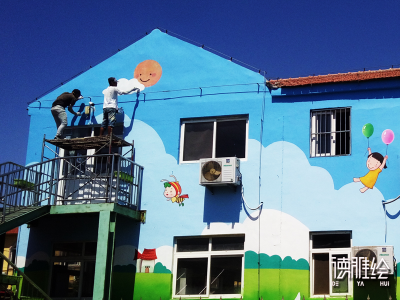 ▲幼儿园墙体彩绘 | 青岛新世纪幼儿园外墙彩绘  |  手绘现场