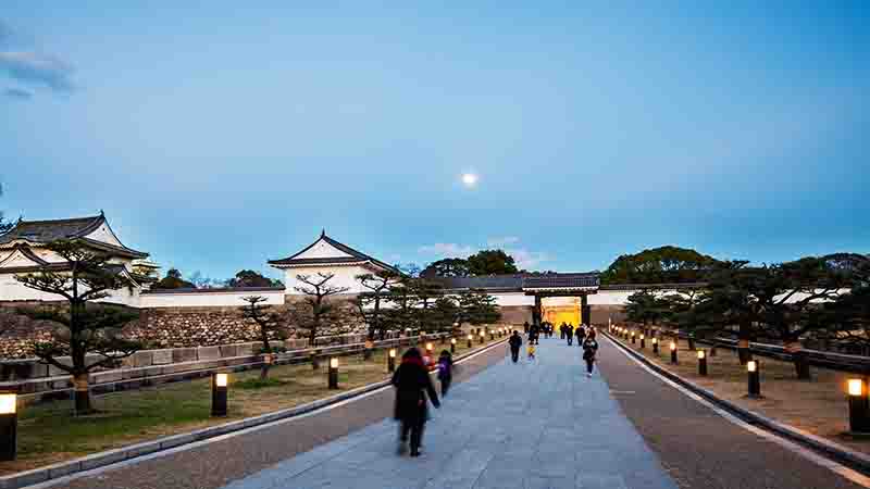 生活在日本大阪Ōsaka shi看国内电视节目听音乐