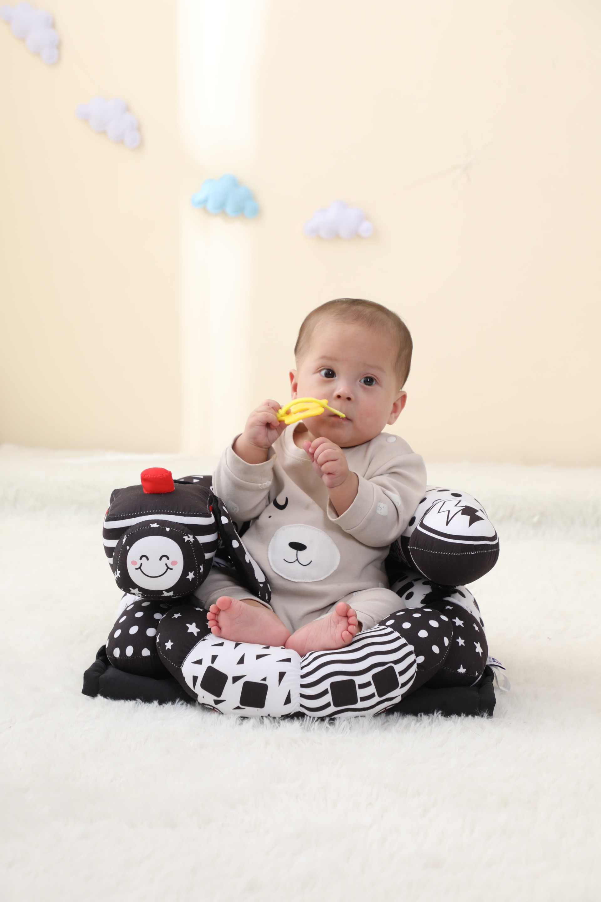 2-in-1 Tummy Time & Seated Support