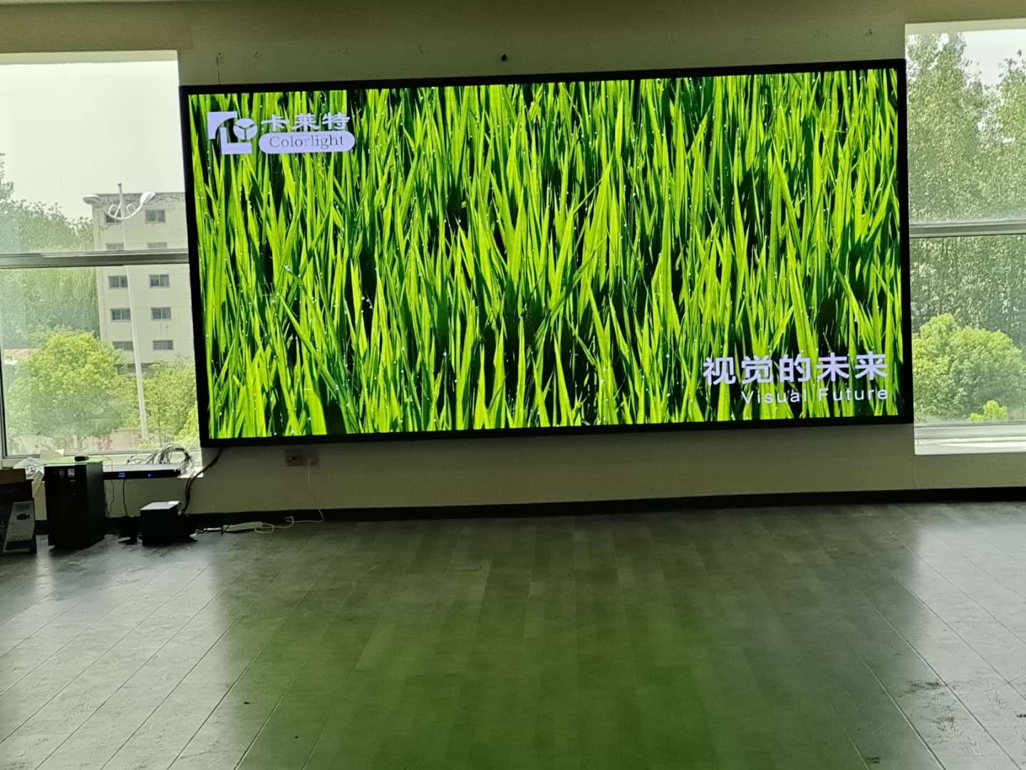 郑州LED显示屏,LED透明屏,全彩led显示屏,LED灯杆屏,LED互动地砖屏,河南LED显示屏