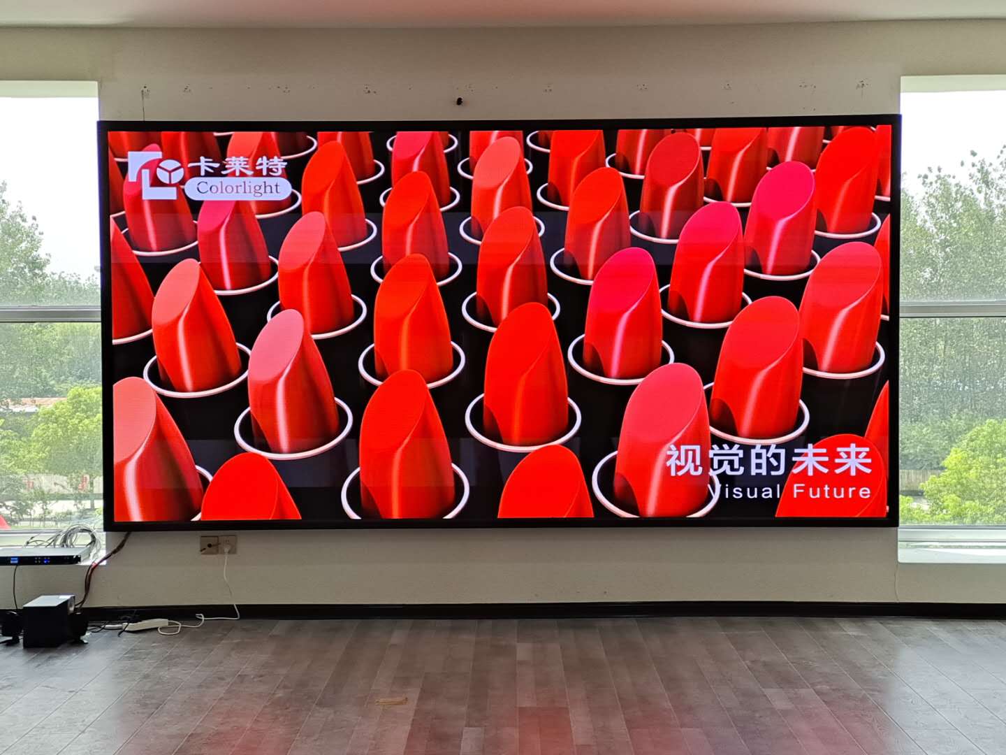 郑州LED显示屏,LED透明屏,全彩led显示屏,LED灯杆屏,LED互动地砖屏,河南LED显示屏