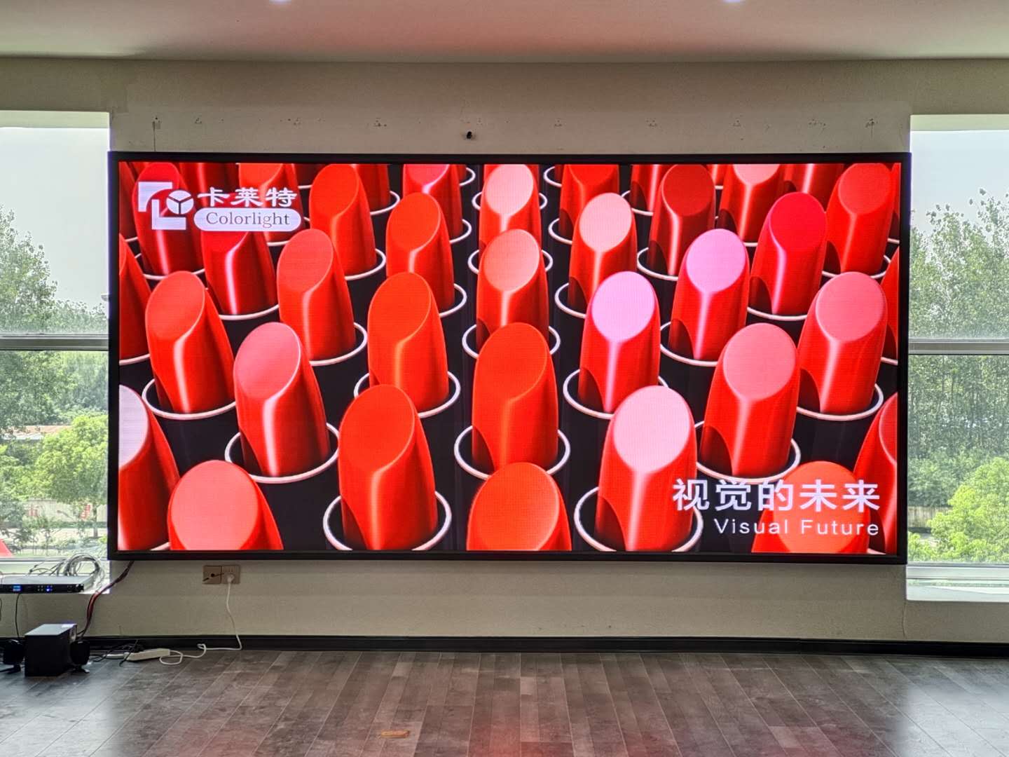 郑州LED显示屏,LED透明屏,全彩led显示屏,LED灯杆屏,LED互动地砖屏,河南LED显示屏