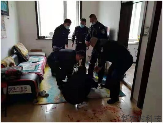 老人受伤命悬一线  警民联手脱离危险
