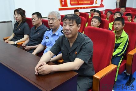 《民法典》进校园   以法之名 护航少年的你