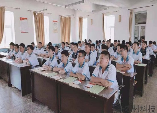 青春不“毒”行  美好年华有法相伴