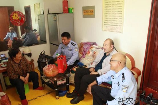 中秋节民警走访慰问  困难群众暖人心