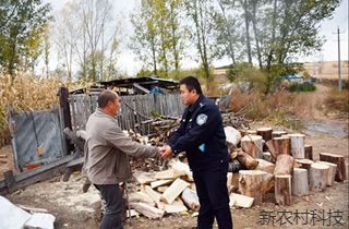 喜迎盛会保平安 民警爱民展风采