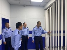督导警地融合工作 推进警务新机制有序开展
