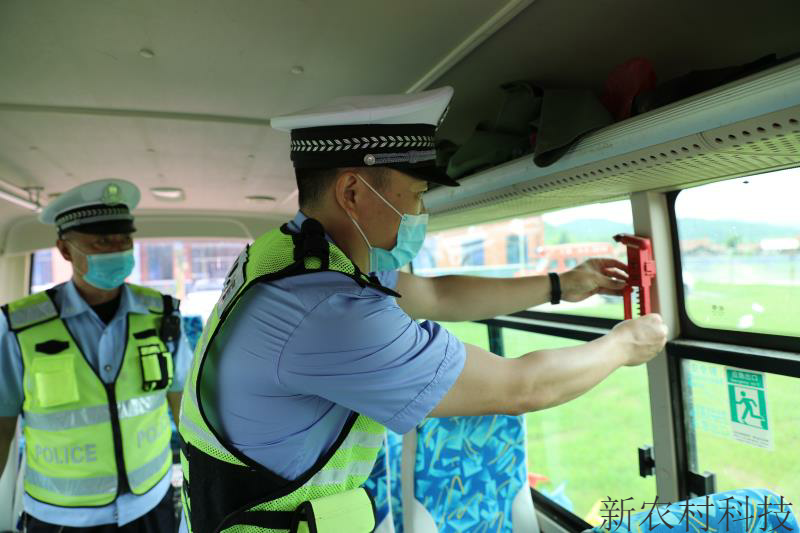 敦化森警积极做好旅游旺季林区交通安全