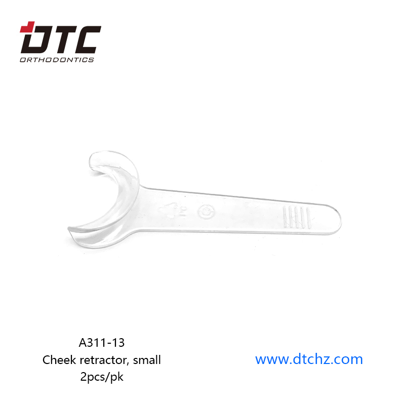 Cheek Retractor