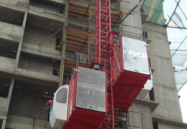 建筑施工升降机简述及安全性能