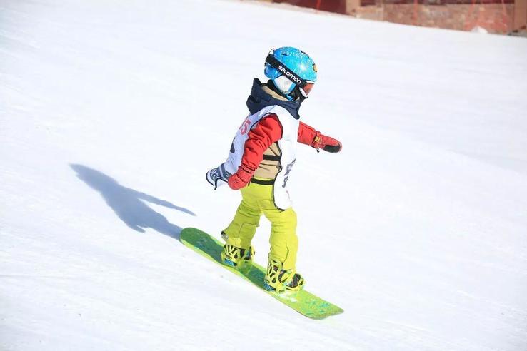 雪界-儿童滑雪