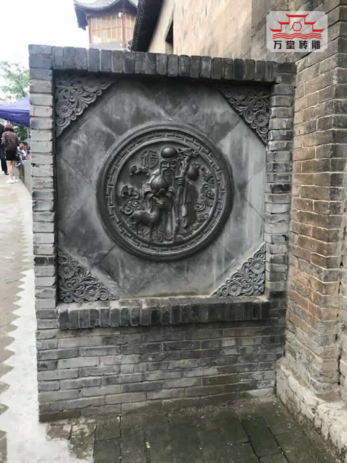 1527240225102557