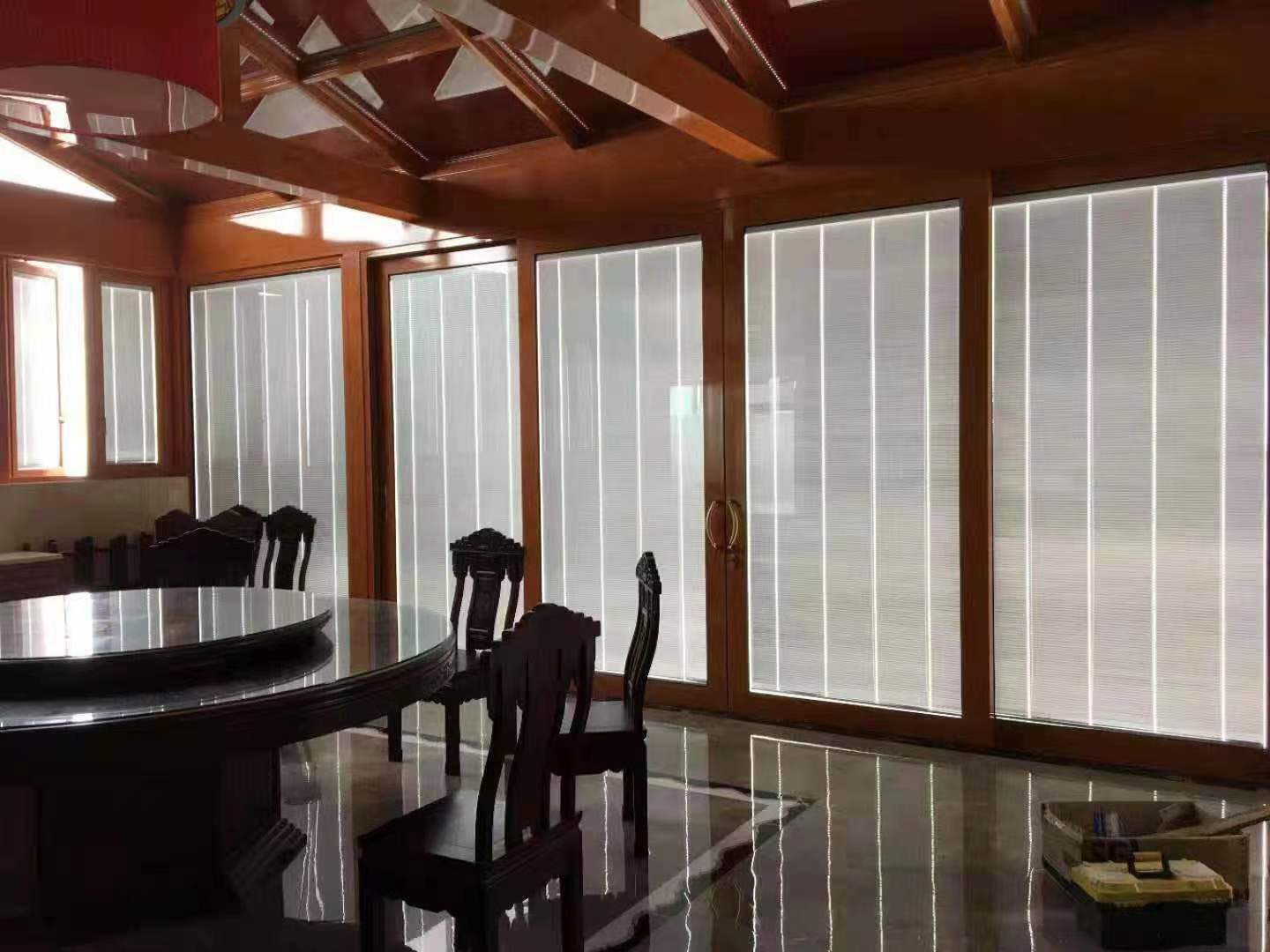 中空内置磁控百叶玻璃