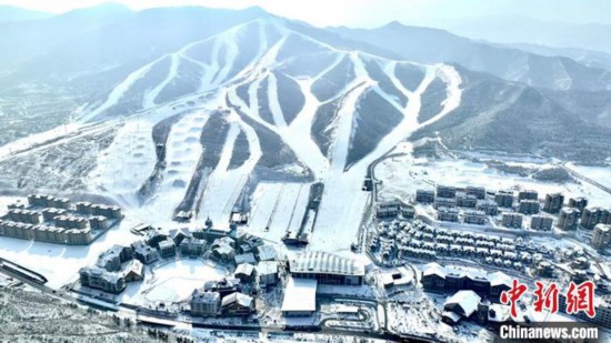 张家口市崇礼区富龙滑雪场雪后全景