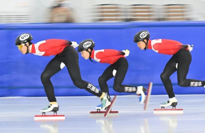 郑州大学体育学院承办首届河南省青少年短道速滑锦标赛2