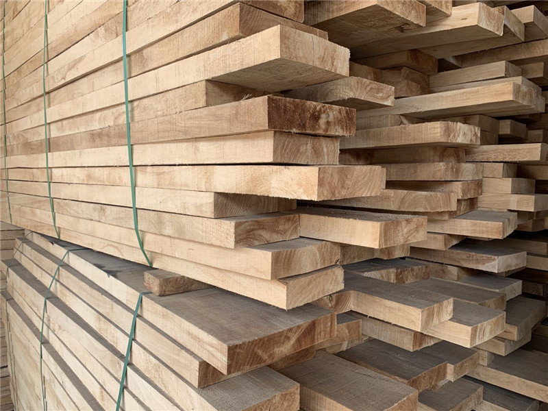 西安板材加工廠家分享泰國橡木板的山形木紋是否適合歐式風格家具？