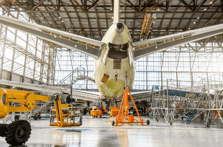 空氣分離、飛行器發動機制造、飛行器機翼結構測試、電子設備和機上廚房冷卻、一般軍事用途、地面保障設備、氧氣和氮氣生成、商用飛行器上的飲用水供應、機翼結構測試、試驗臺供氣、真空排污系統、工件夾持裝置