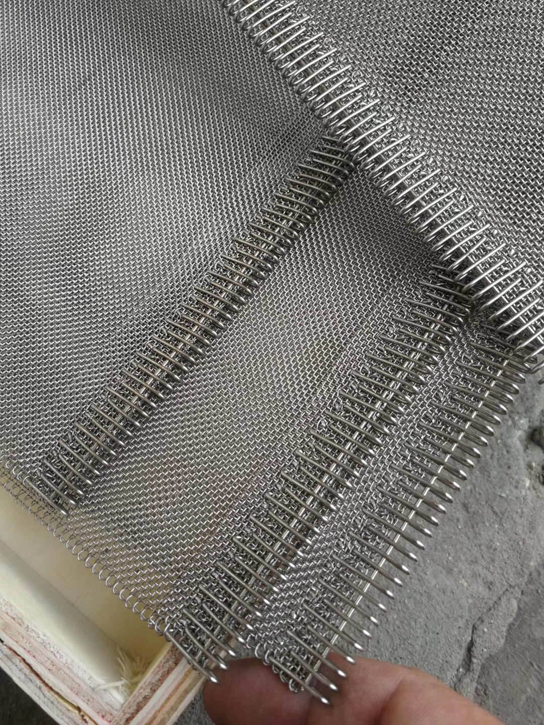 GR1 0.5mm titanium wire was used on the production of MESH
