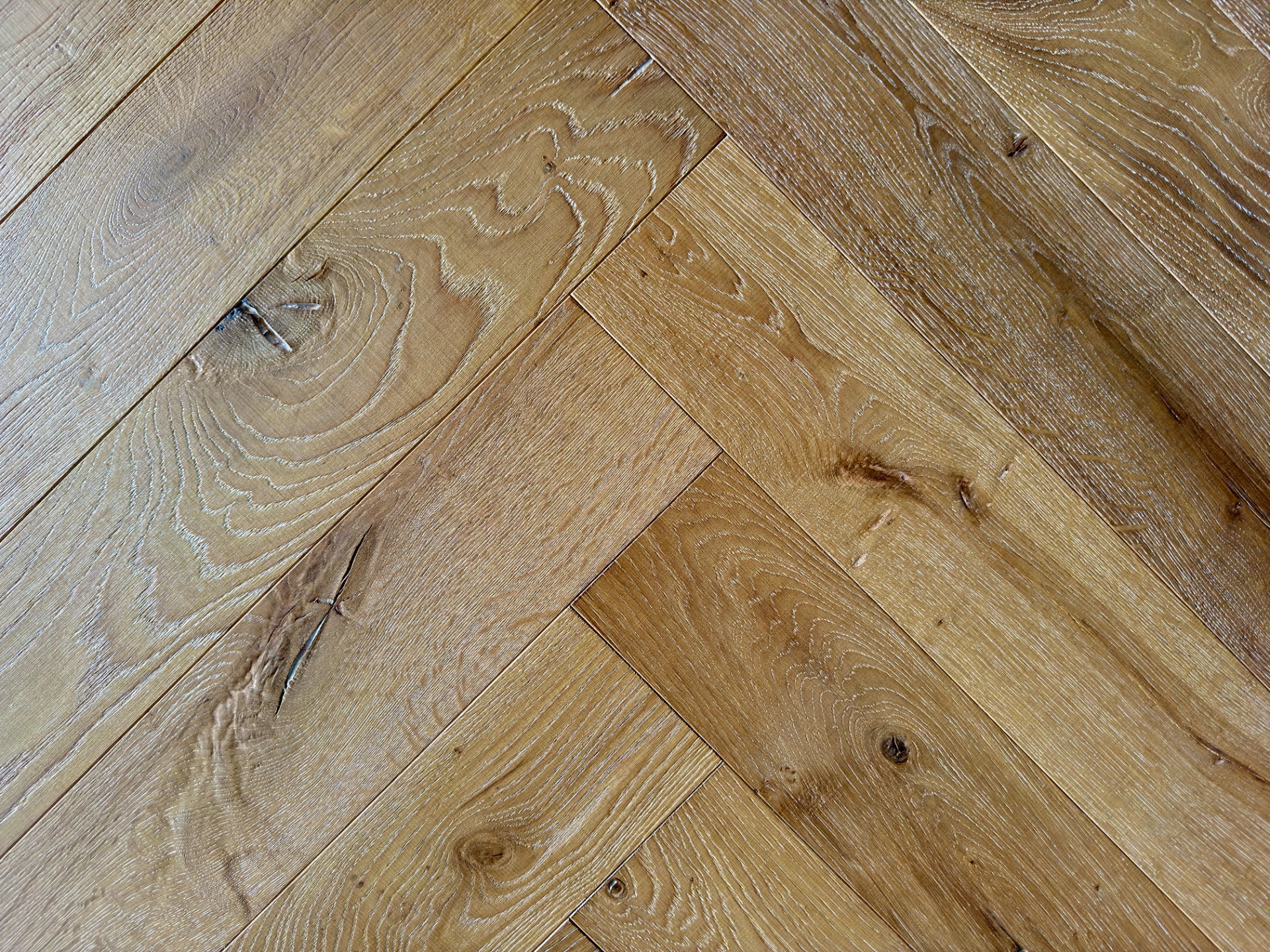 European  Oak Multi-layer Engineered Herringbone Wood Flooring 15/3*125*625MM