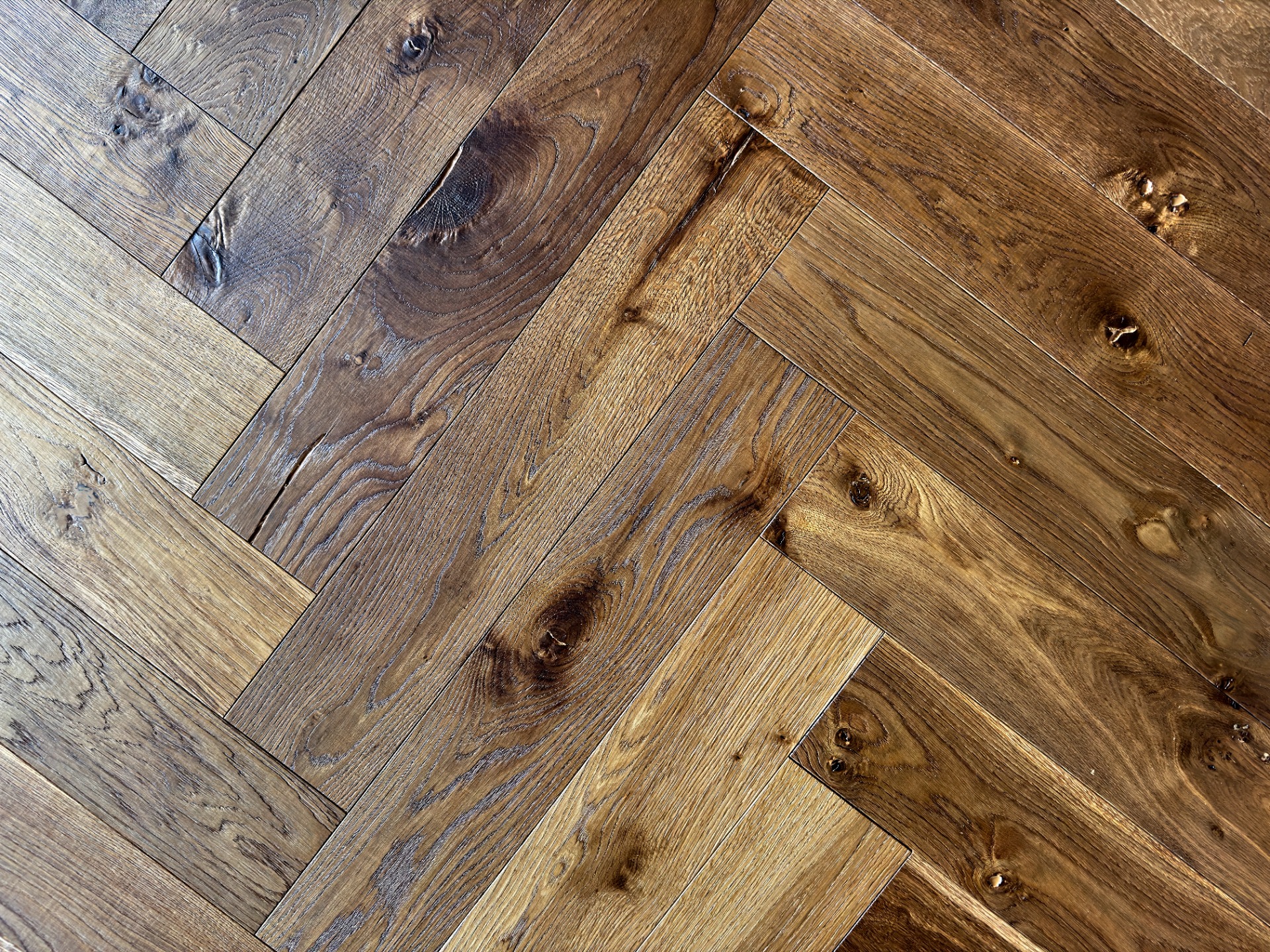 European  Oak Multi-layer Engineered Herringbone Wood Flooring 15/3*125*625MM