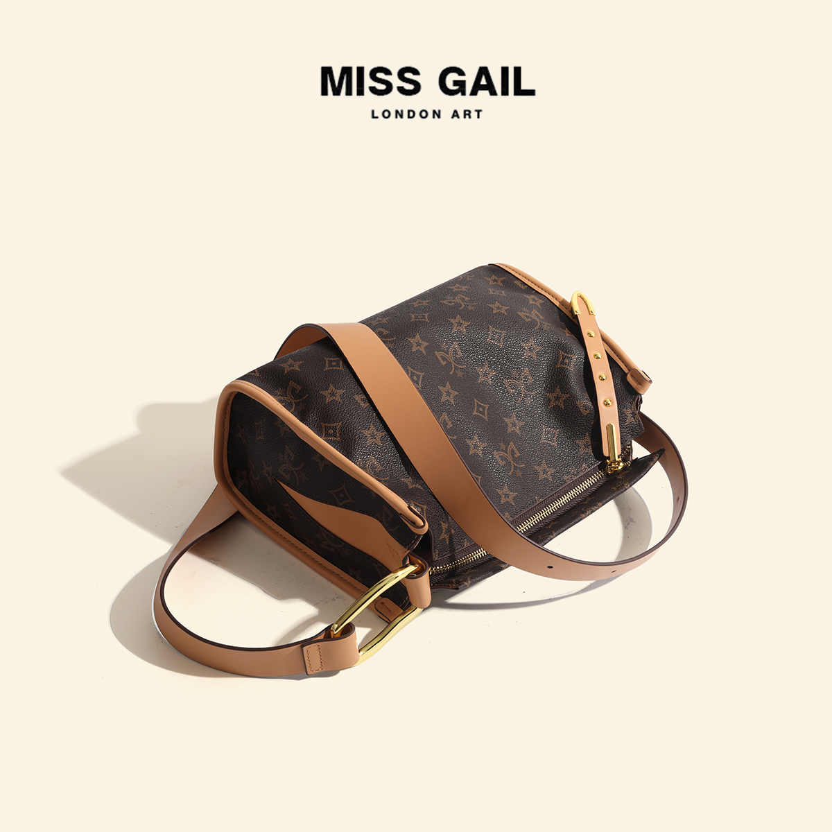 【MISS GAIL】经典百搭大容量轻便式斜挎包6860