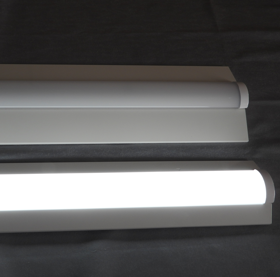 新型IP65防雨防湿一体型LEDベースライト＜冷蔵庫対応＞工事専用