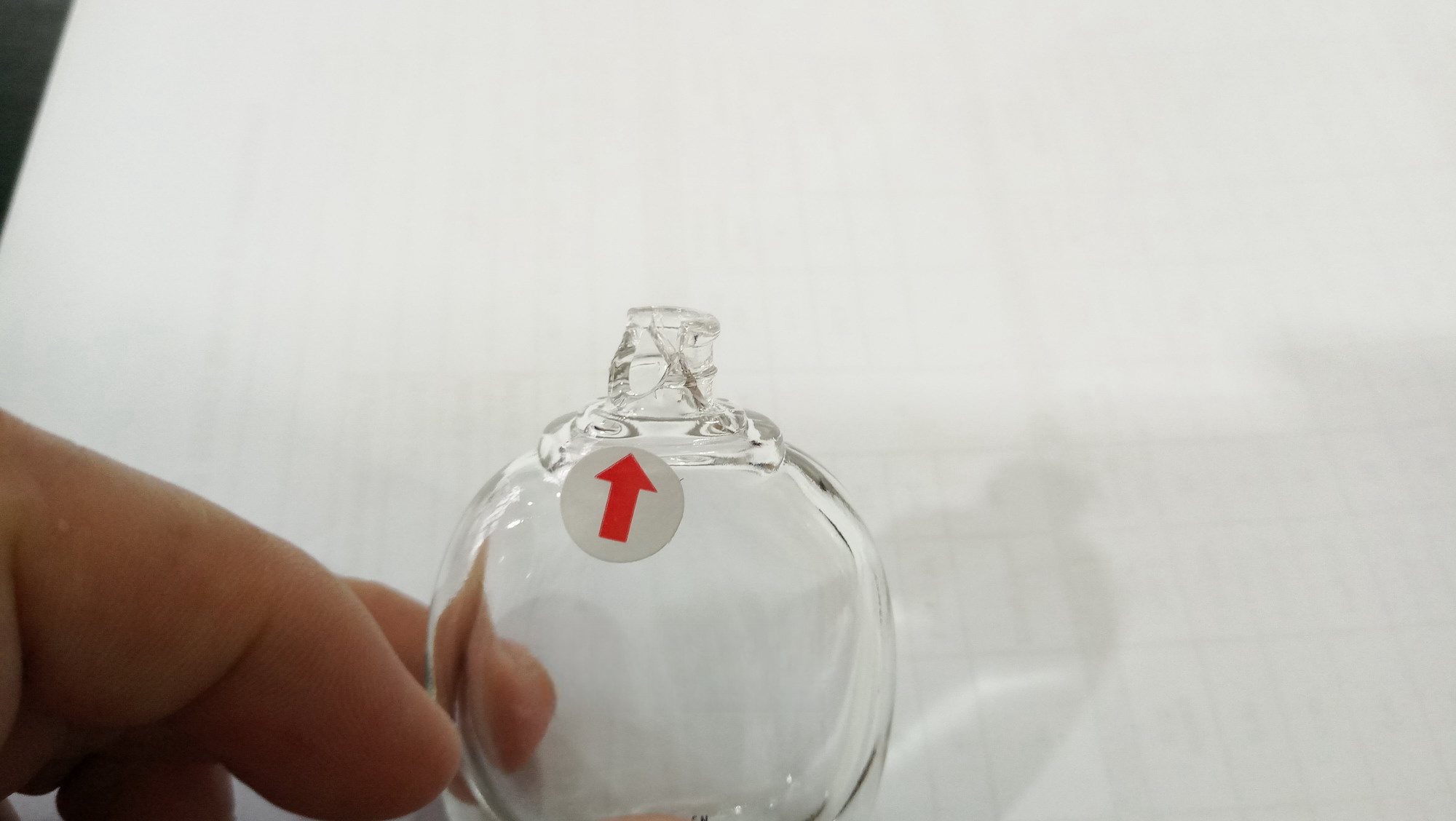 glass bottle mouth crack broken picture (2)