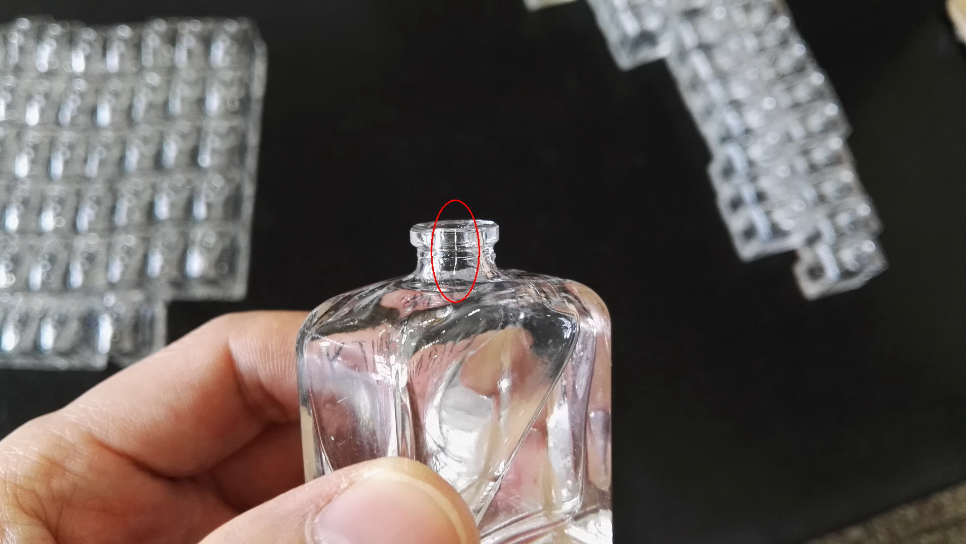 glass bottle mouth crack broken picture (4)