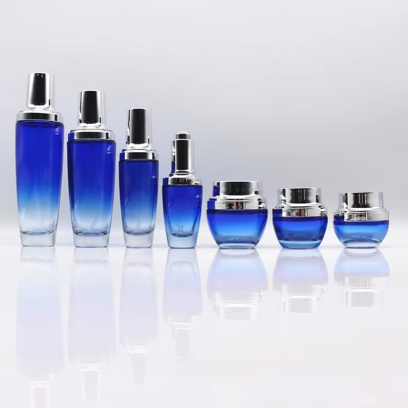 Black Glass Bottles For Skincare Packaging With Gold Screw Caps YF013A