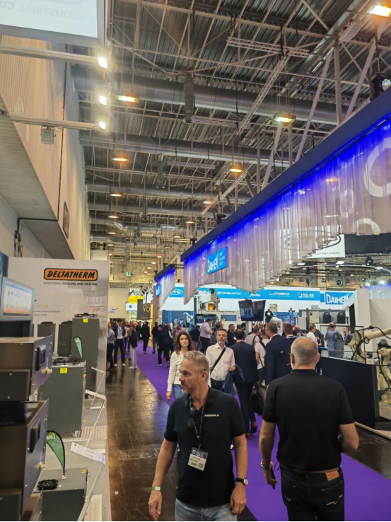 3abbaedf-fcf8-4cec-9a56-ac70bb2af3e1