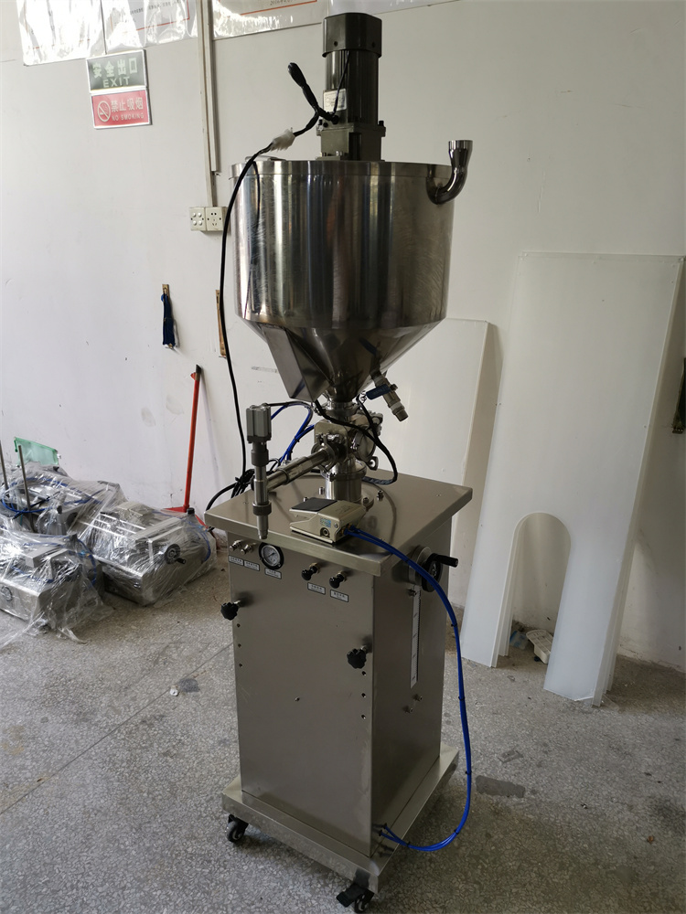 半自动立式油加热恒温灌装机