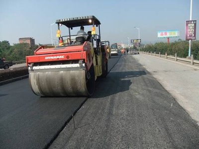 青海省茶卡至格尔木公路改扩建工程维修工程1