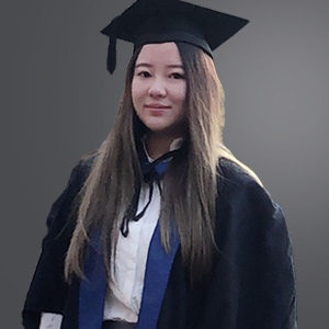2016年起赴英国留学，毕业于英国考文垂大学国际商务专业，获得CMI （英国皇家特许管理工会）专业咨询证书(7 级) / 战略与领导证书(7 级)。具有多年的海外学习生活经验。回国后一直从事留学教育行业，主要负责英国/马来西亚留学，对各学制及申请方式有着深刻的了解，陆续帮学生拿到马来亚大学、博特拉大学等众多一流大学的从本科到博士的成功录取。