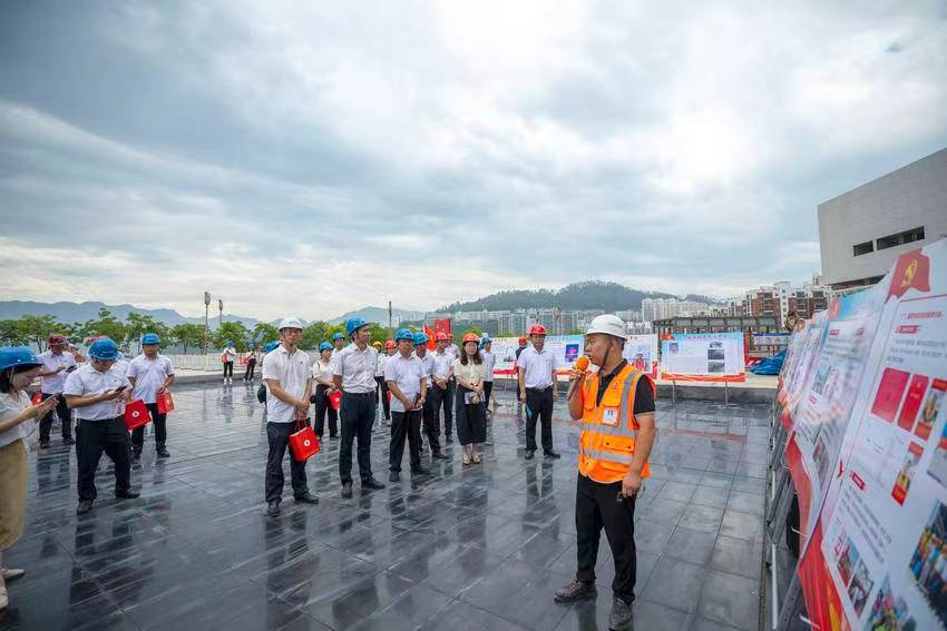 7月21日,秭归县召开建筑业管理行业党委观摩拉练暨建筑业企业座谈会0.jpg-