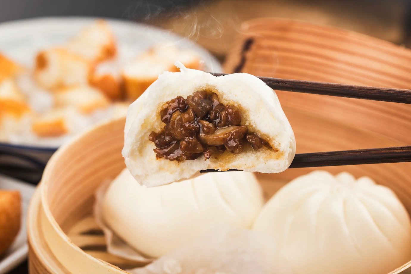 steamed-chinese-pork-stuffed-buns_1205-8700