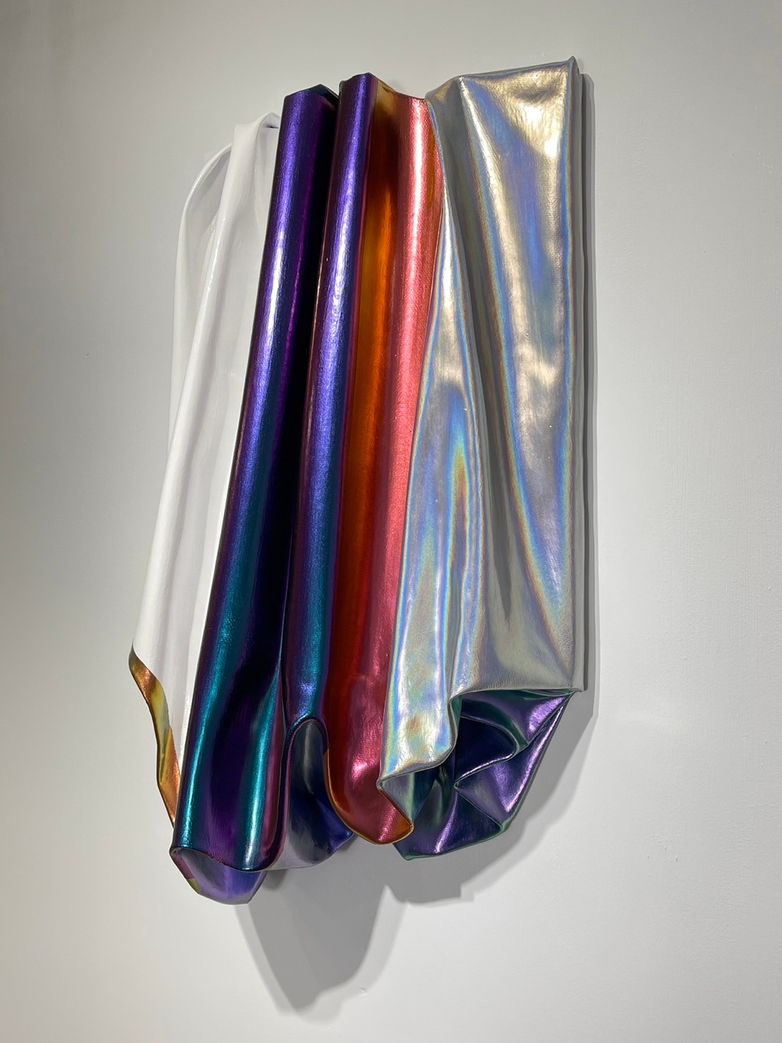 Pascal van der Graaf_P. Bernini_2024_67x38x28_Enamel and cyanoacrylate on canvas_0.75