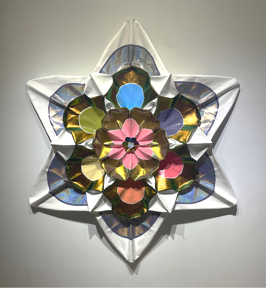 虫二藝術_Pascal VAN DER GRAAF 帕斯卡・凡德葛瑞夫_Nova (Bloom) 新星(綻放)_Enamelm, spray paint and epoxy on canvas_瓷漆、噴漆、環氧樹脂、畫布_173x153x18 cm_2025