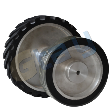 Serrated rubber contact wheels