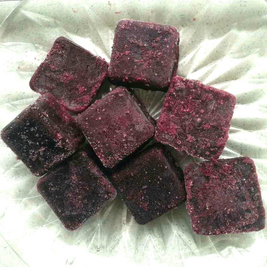 Small pieces of Brazilian berry pulp