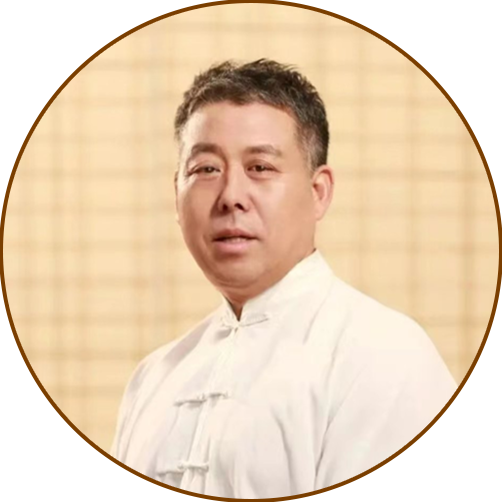 非物质文化遗产
王氏点穴正脊技艺传承人
中华传统点穴技法继承者和创新者
王铁创慈善基金会会长
北京王铁创中医药研究院院长
担任32161部队训练伤预防与治疗指导专家
中华中医院学会中医康复技术传承创新平台委员
”十四五国家中医药杰出人才--战略科学家”称号
中华中医药学会中医康复技术传承创新平台委员
2022年度中医药传承创新人物
中国国际科技促进会中医药传承创新分会特约研究员
获得“2020年度中国最具投资价值科技创新发明成果奖

