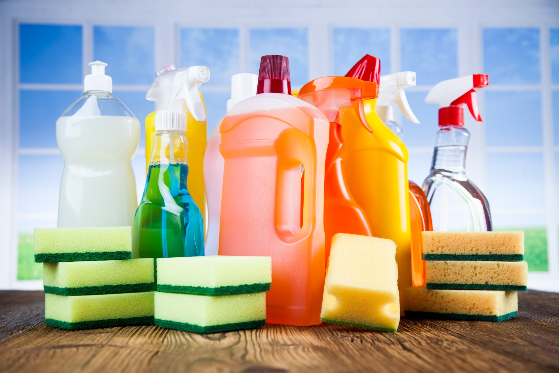 Surfactants are used in a wide range of daily supplies that we use in our everyday lives such as dishwashing soaps, laundry detergents, softeners, air fresheners, and more.
In these products, surfactants provide foaming, cleansing, lubricating, emulsifying, solubilizing, dispersion, anti-static, and sterilizing effects. 